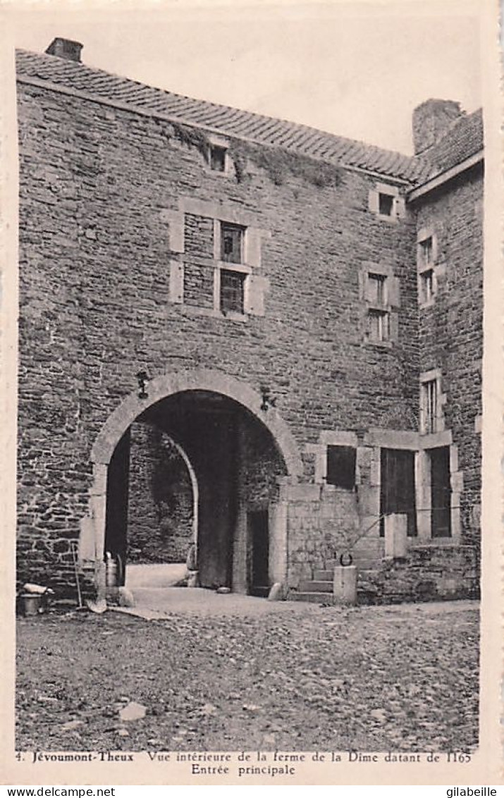 Entrée principale de la Ferme de la Dîme au milieu du XXᵉ siècle.