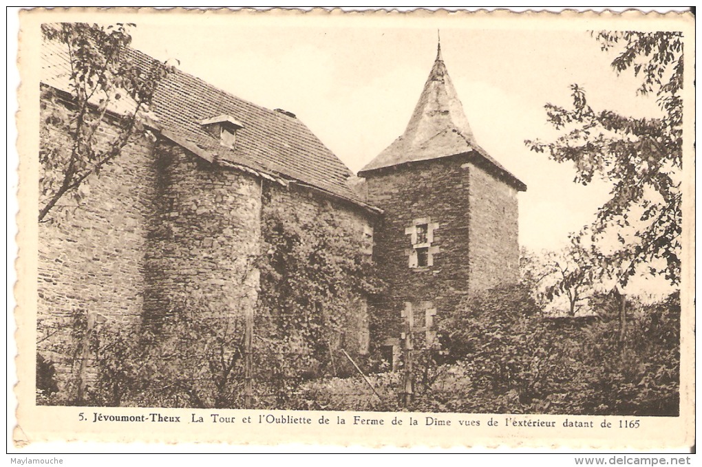 Façade de la Ferme de la Dîme à Jevoumont au début du XXᵉ siècle.